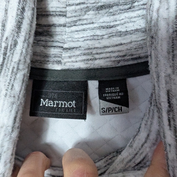 Marmot Annie Pullover Sweatshirt - Women's size small Heathered Grey. - Picture 4 of 6